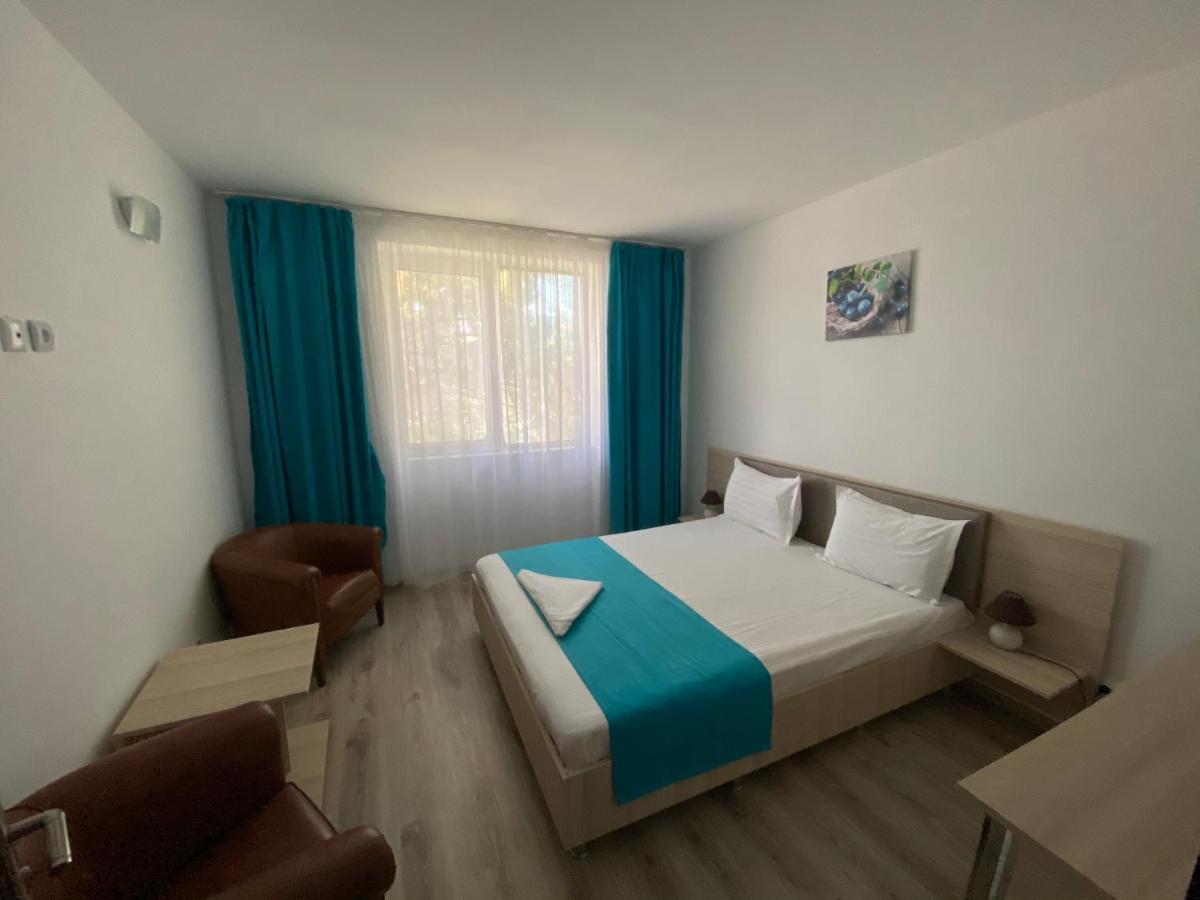 Q Hotel Нептун Экстерьер фото